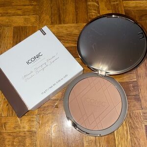 Iconic London bronzing powder
